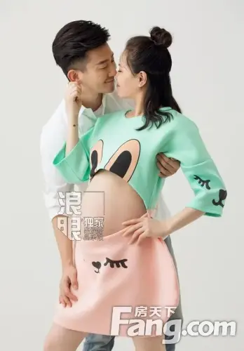 独家:吴敏霞孕期写真曝光!挺孕肚与老公水底漫游浪漫唯美