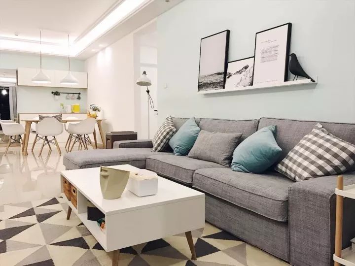 室内设计姐 馆藏分类能把l型沙发的长边靠在客厅里侧摆放的,往往客厅