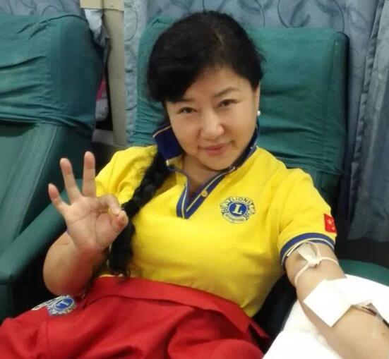 深圳狮子会赵华狮姐是卓越献血周的首位献血者，她已连续献血11年。