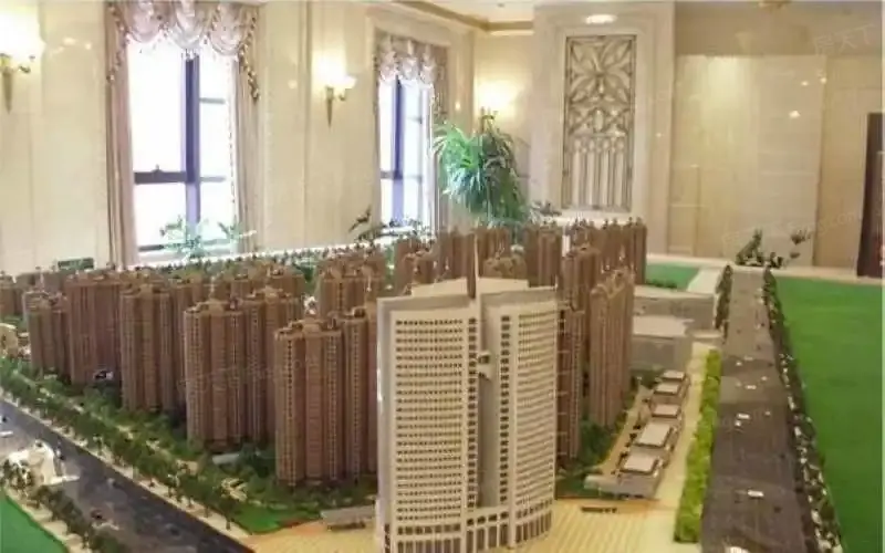 "东方名苑"项目位于湘潭河东大道以南,丝绸路以西,霞光中路以北,与