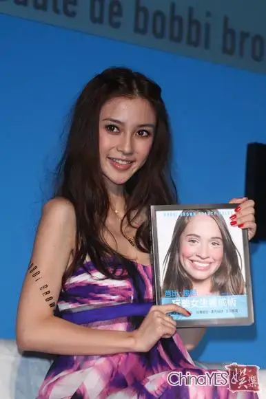 而2010年的ab,和巅峰期美貌07-09年(17-20岁)相比,有点走下坡路的感觉