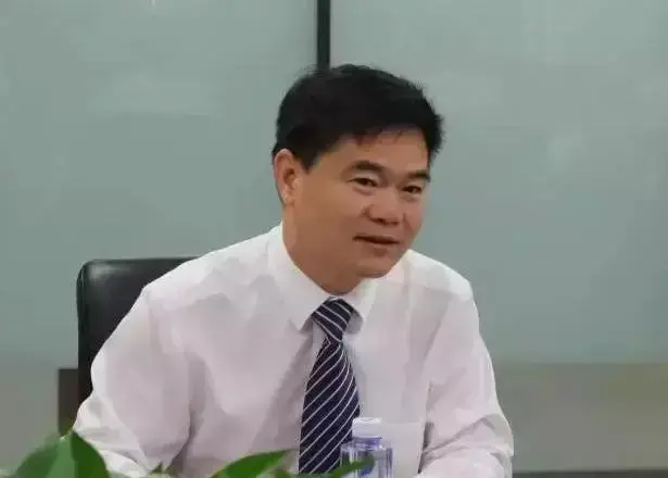 长城物业集团董事长兼总裁陈耀忠
