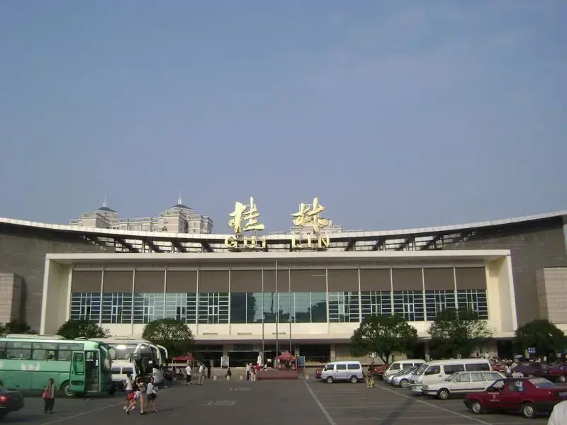 桂林站(桂林人俗称南站)将主要办理广西区内动车组列车以及京广,沪昆