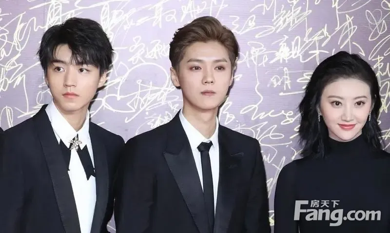 王俊凯鹿晗景甜亮相