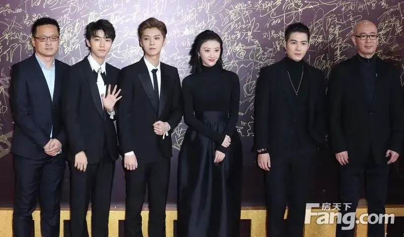 王俊凯鹿晗景甜亮相