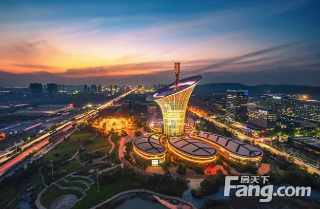 世界级中轴之上,龙湖城系3.0为光谷加冕