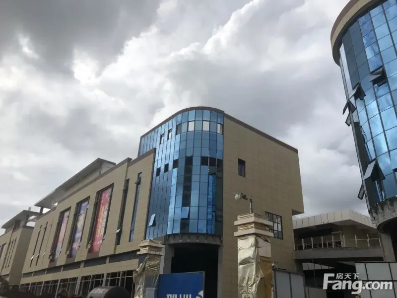 项目概况:新都汇时代广场是徐闻首席吃,喝,玩,乐,购一站式大型living